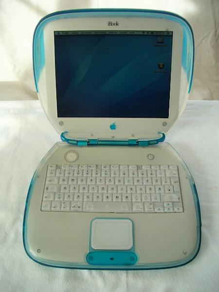 Apple iBook Clamshell (1).JPG